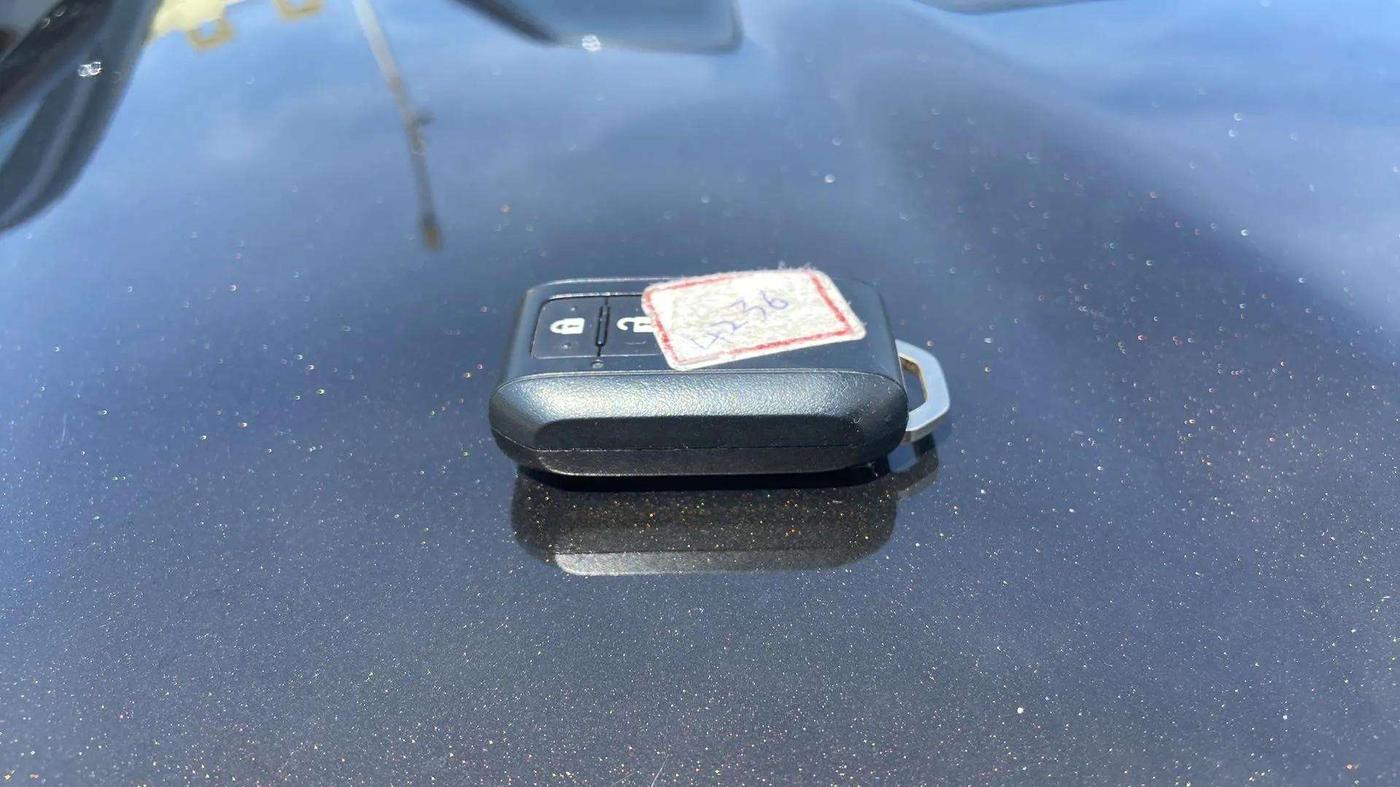 2023 Maruti Grand Vitara DELTA SMART HYBRID, Petrol, Manual, 12,722 km, Key Close Up