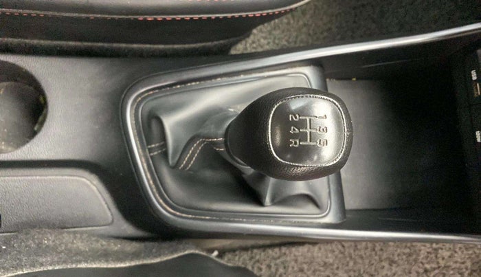 2021 Hyundai NEW I20 SPORTZ 1.2 MT, Petrol, Manual, 56,045 km, Gear Lever