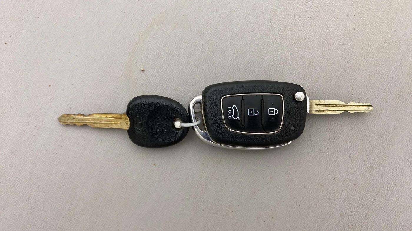2021 Hyundai NEW I20 SPORTZ 1.2 MT, Petrol, Manual, 56,045 km, Key Close Up