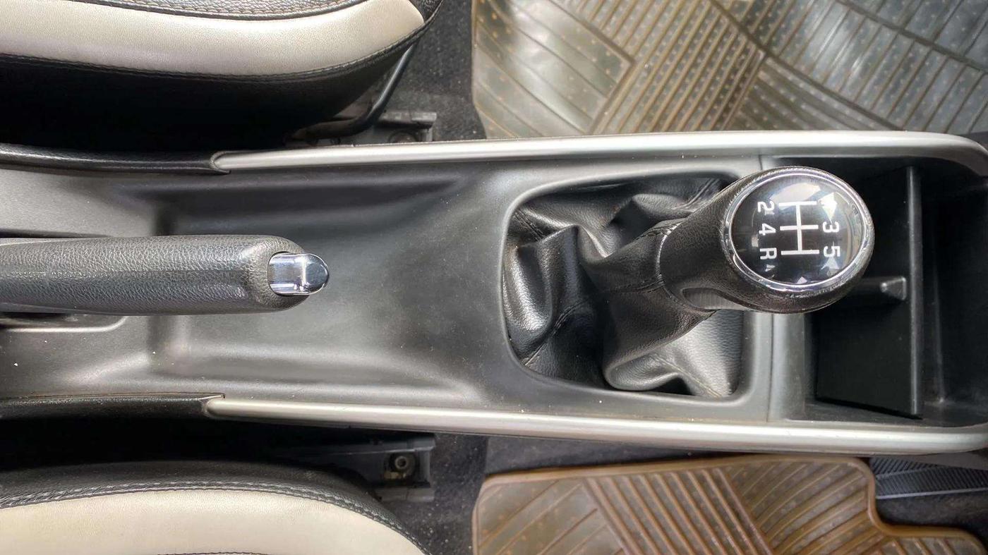 2018 Maruti Baleno DELTA PETROL 1.2, Petrol, Manual, 32,851 km, Gear Lever