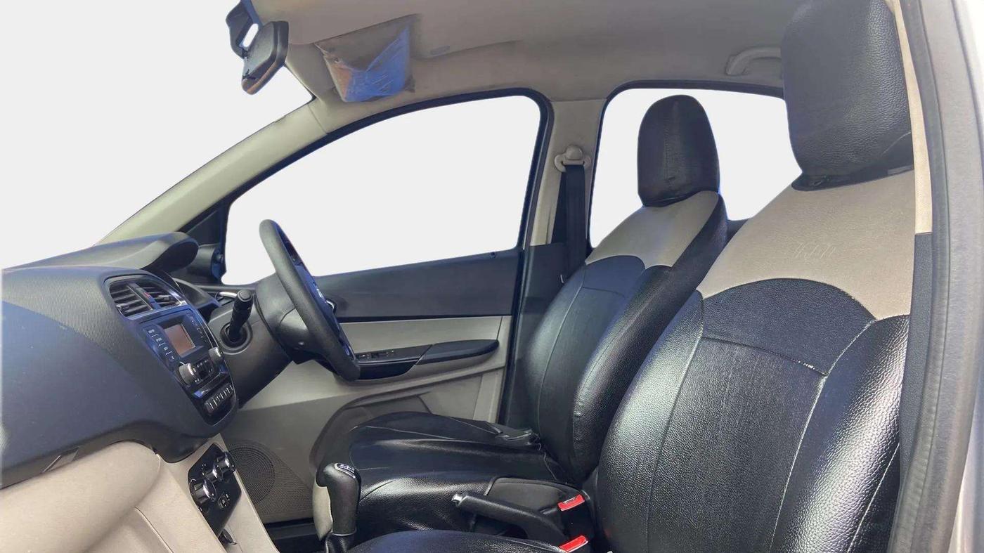 2018 Tata Tiago XZ PETROL, Petrol, Manual, 80,853 km, Right Side Front Door Cabin