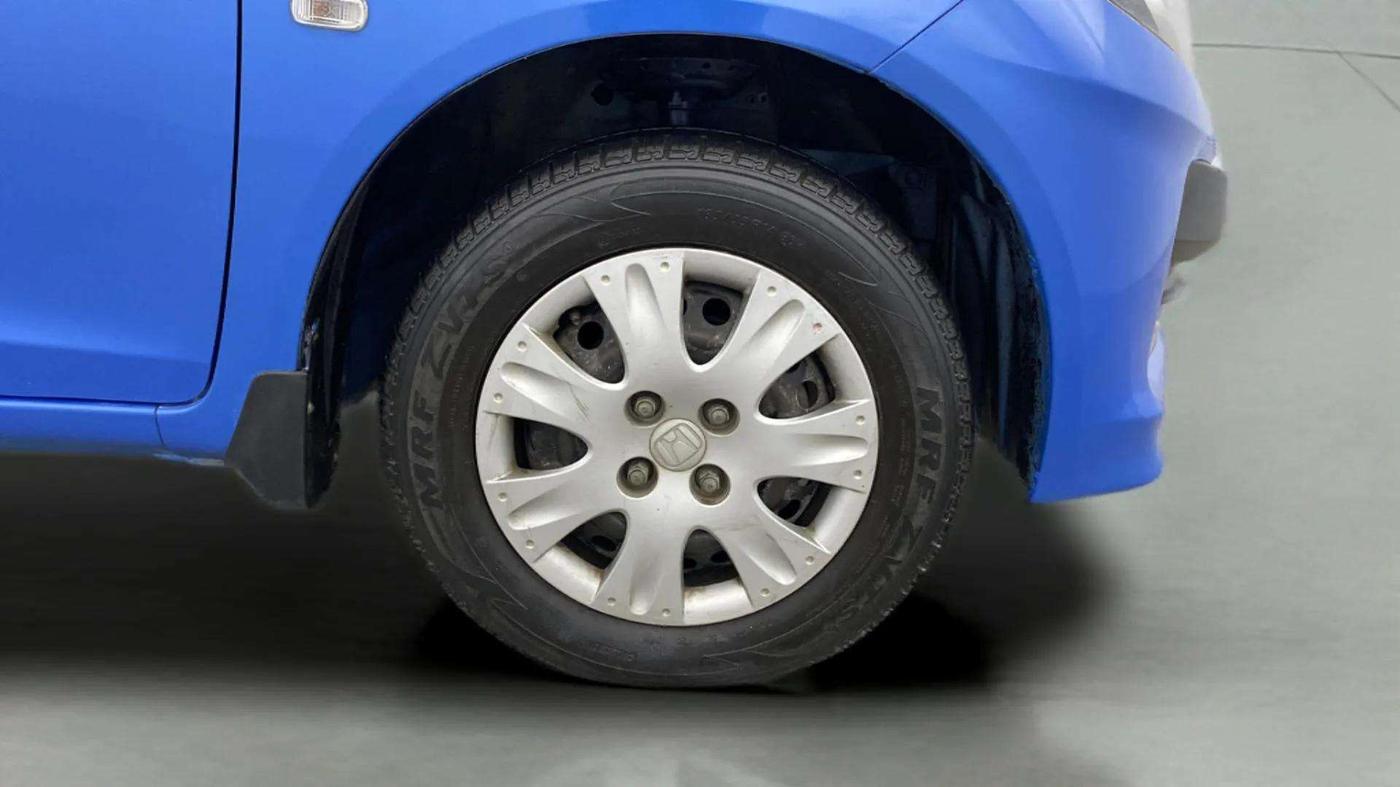 2013 Honda Brio S MT, Petrol, Manual, 78,898 km, Right Front Wheel