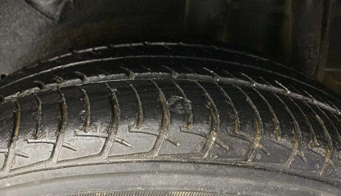 2016 Maruti Celerio ZXI, Petrol, Manual, 16,360 km, Left Front Tyre Tread