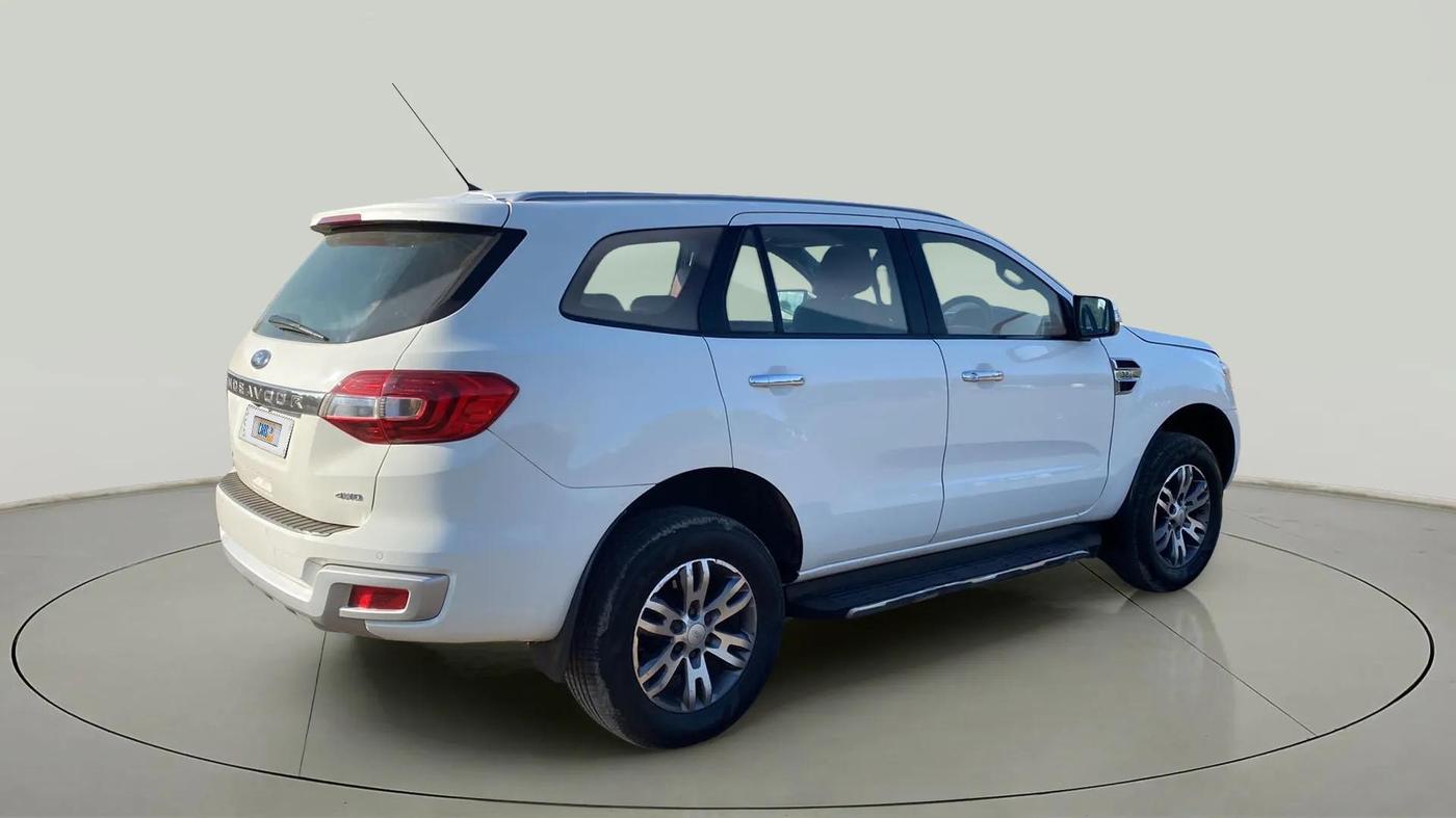 2017 Ford Endeavour TREND 3.2 4X4 AT, Diesel, Automatic, 1,04,349 km, Right Back Diagonal