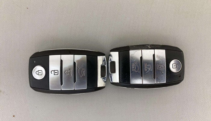 2021 KIA SONET HTX 1.5 AT, Diesel, Automatic, 79,570 km, Key Close Up