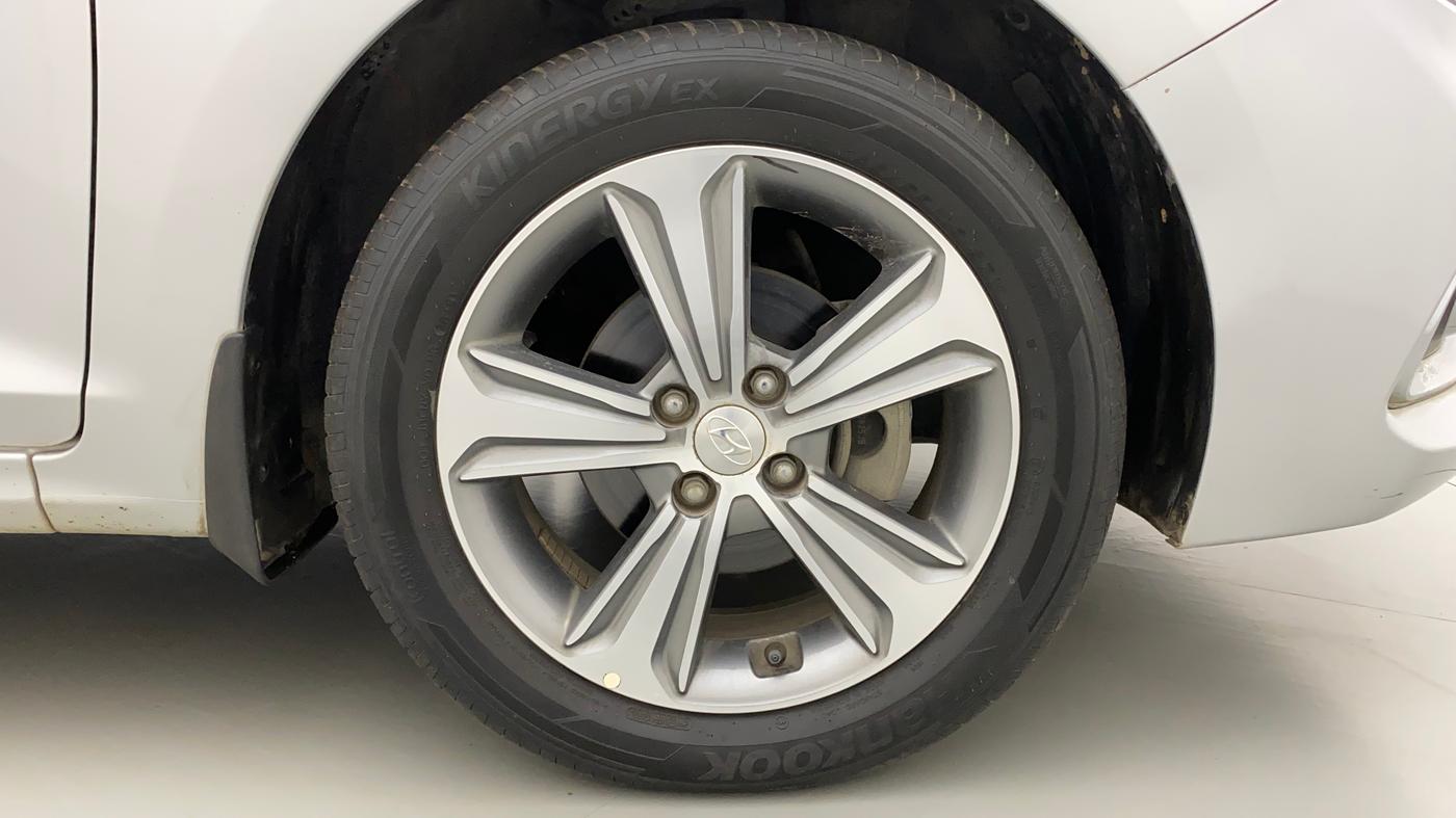 2018 Hyundai Verna 1.6 VTVT SX, Petrol, Manual, 8,080 km, Right Front Wheel