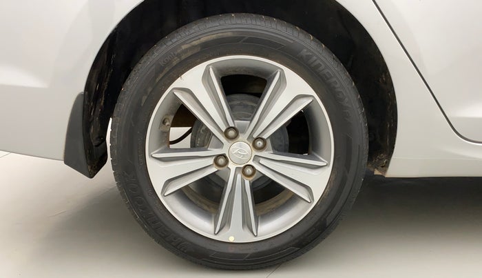 2018 Hyundai Verna 1.6 VTVT SX, Petrol, Manual, 8,080 km, Right Rear Wheel