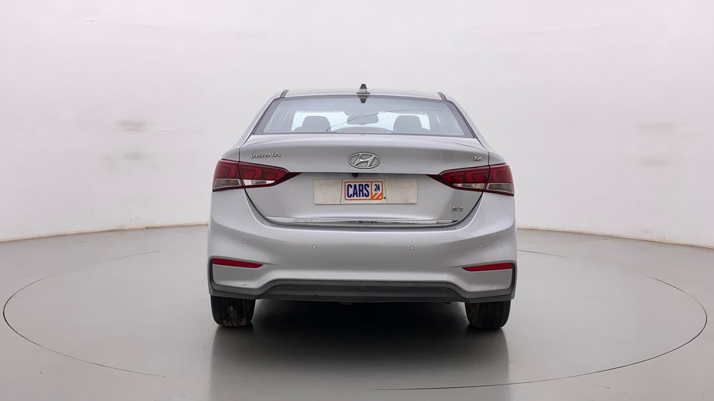 2018 Hyundai Verna 1.6 VTVT SX, Petrol, Manual, 8,080 km, Back/Rear