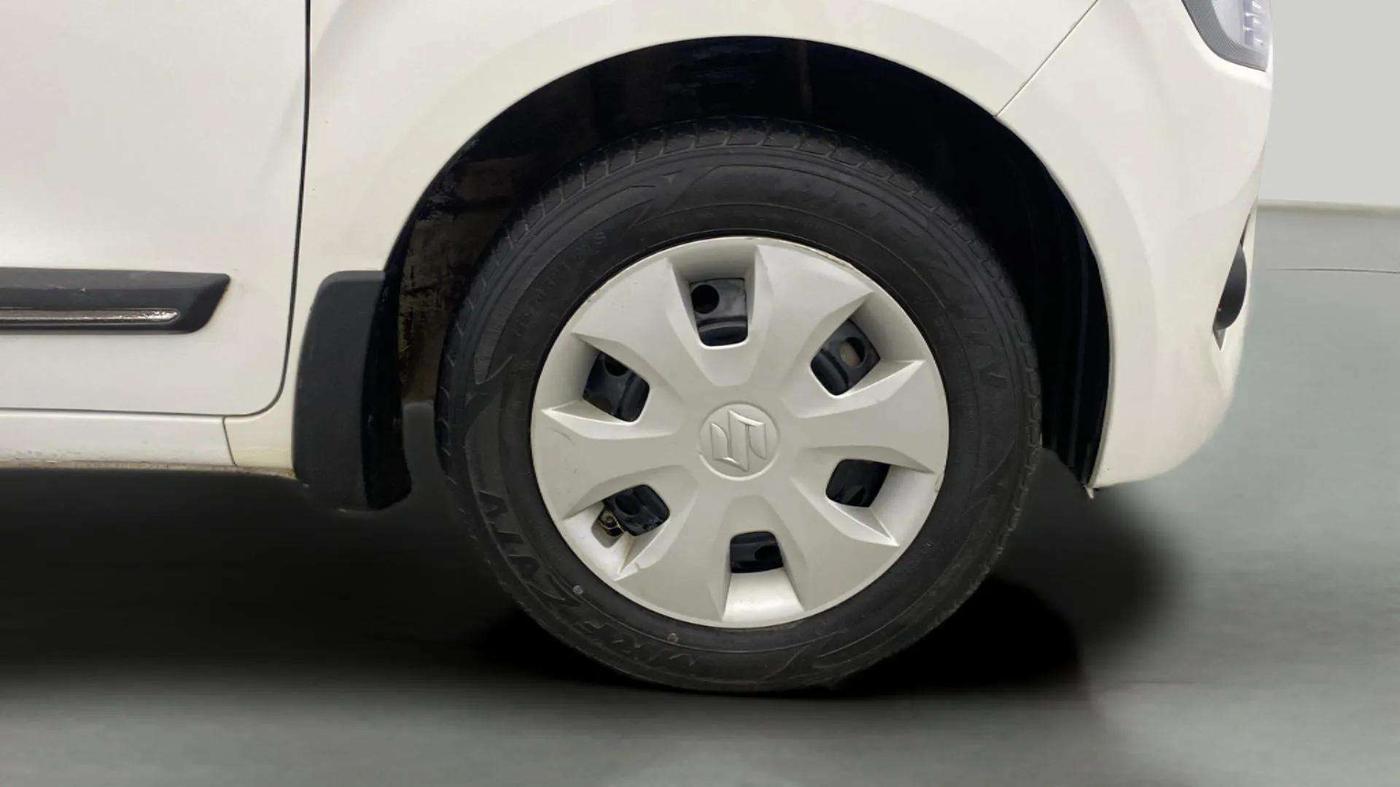 2019 Maruti New Wagon-R VXI 1.2, Petrol, Manual, 37,633 km, Right Front Wheel