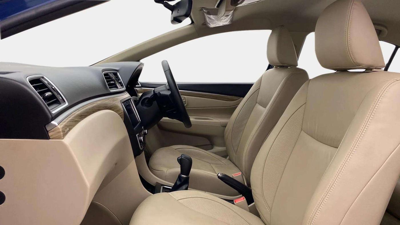 2019 Maruti Ciaz ALPHA  AT 1.5 SHVS PETROL, Petrol, Automatic, 11,218 km, Right Side Front Door Cabin