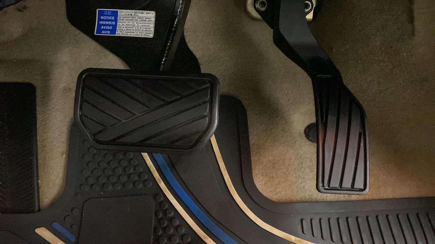 2019 Maruti Ciaz ALPHA  AT 1.5 SHVS PETROL, Petrol, Automatic, 11,218 km, Pedals