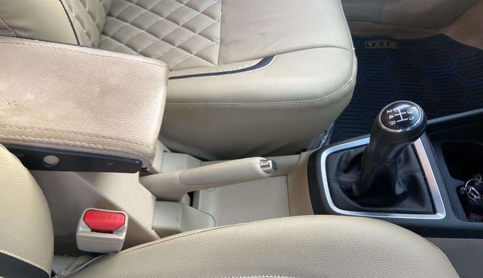 2022 Maruti Dzire ZXI CNG, CNG, Manual, 74,080 km, Gear Lever