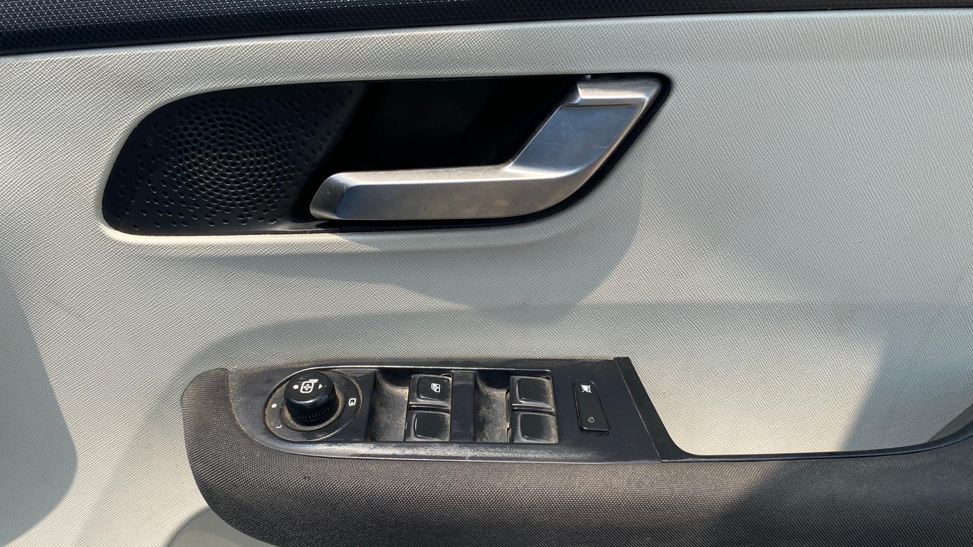 2021 Tata ALTROZ XZ PLUS I-TURBO PETROL, Petrol, Manual, 53,853 km, Driver Side Door Panels Control