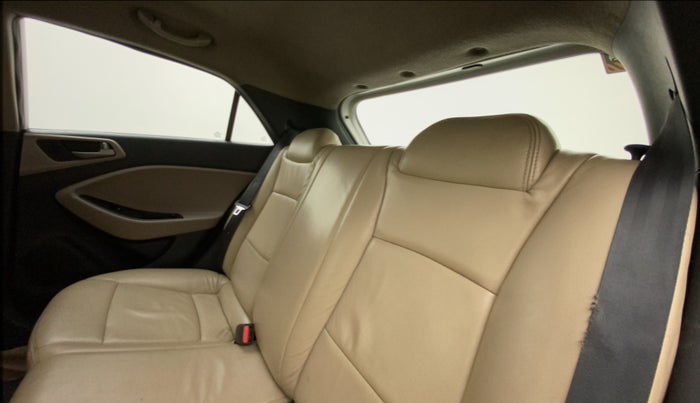 2015 Hyundai Elite i20 MAGNA 1.4 CRDI, Diesel, Manual, 88,480 km, Right Side Rear Door Cabin