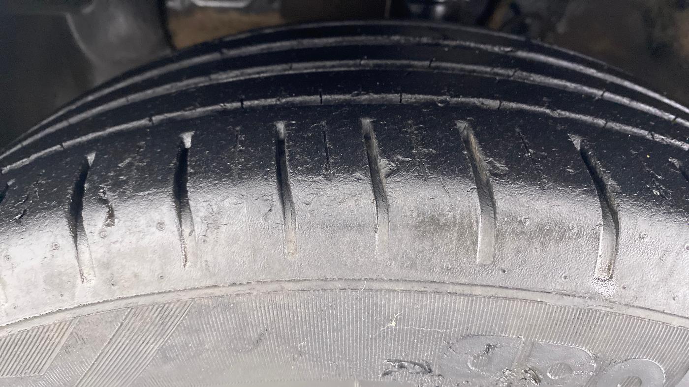 2016 Hyundai Elite i20 ASTA 1.2 (O), Petrol, Manual, 29,066 km, Left Front Tyre Tread