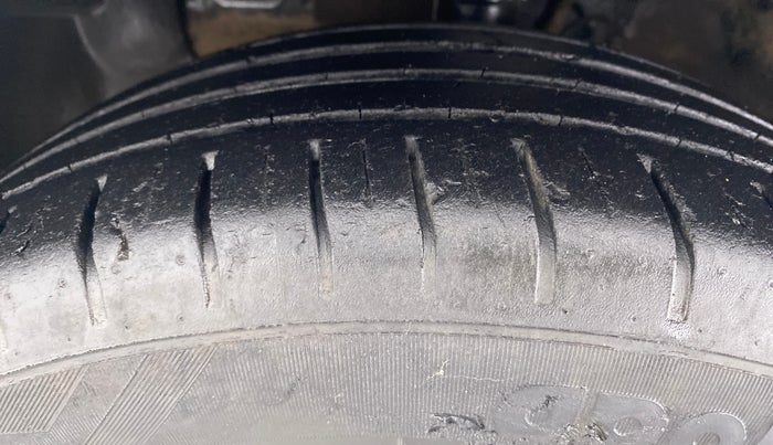 2016 Hyundai Elite i20 ASTA 1.2 (O), Petrol, Manual, 29,066 km, Left Front Tyre Tread