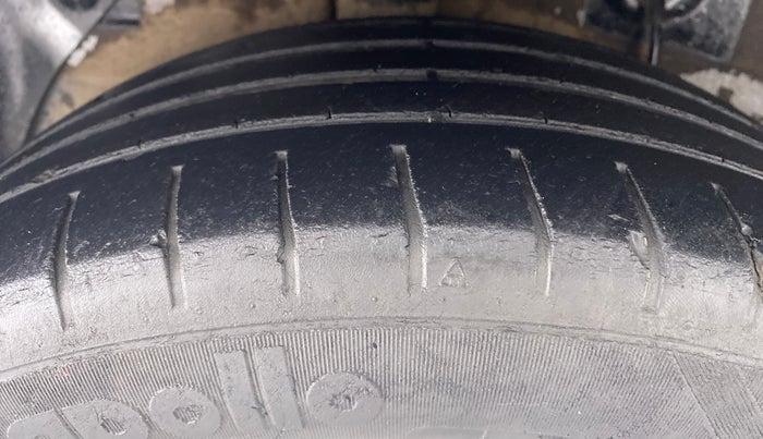 2016 Hyundai Elite i20 ASTA 1.2 (O), Petrol, Manual, 29,066 km, Right Rear Tyre Tread
