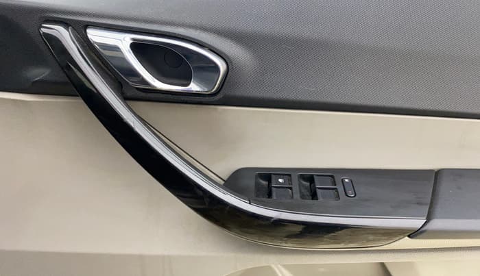 2018 Tata Tiago XZ PETROL, Petrol, Manual, 90,558 km, Driver Side Door Panels Control