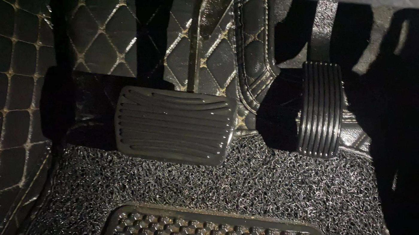 2021 Mahindra Thar LX PETROL HT 4WD AT, Petrol, Automatic, 29,971 km, Pedals