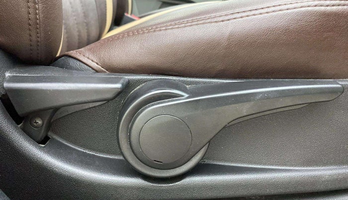 2018 Tata Tiago XZA PETROL, Petrol, Automatic, 91,834 km, Driver Side Adjustment Panel