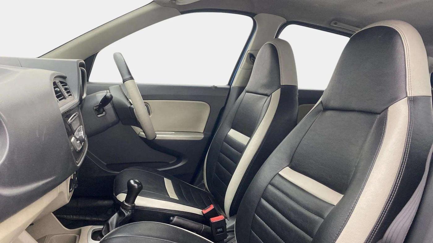 2016 Maruti Alto K10 VXI, Petrol, Manual, 76,720 km, Right Side Front Door Cabin