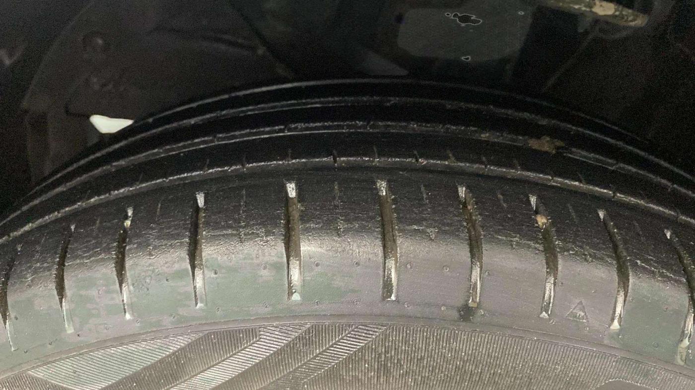2016 Maruti Baleno ALPHA PETROL 1.2, Petrol, Manual, 42,496 km, Left Rear Tyre Tread