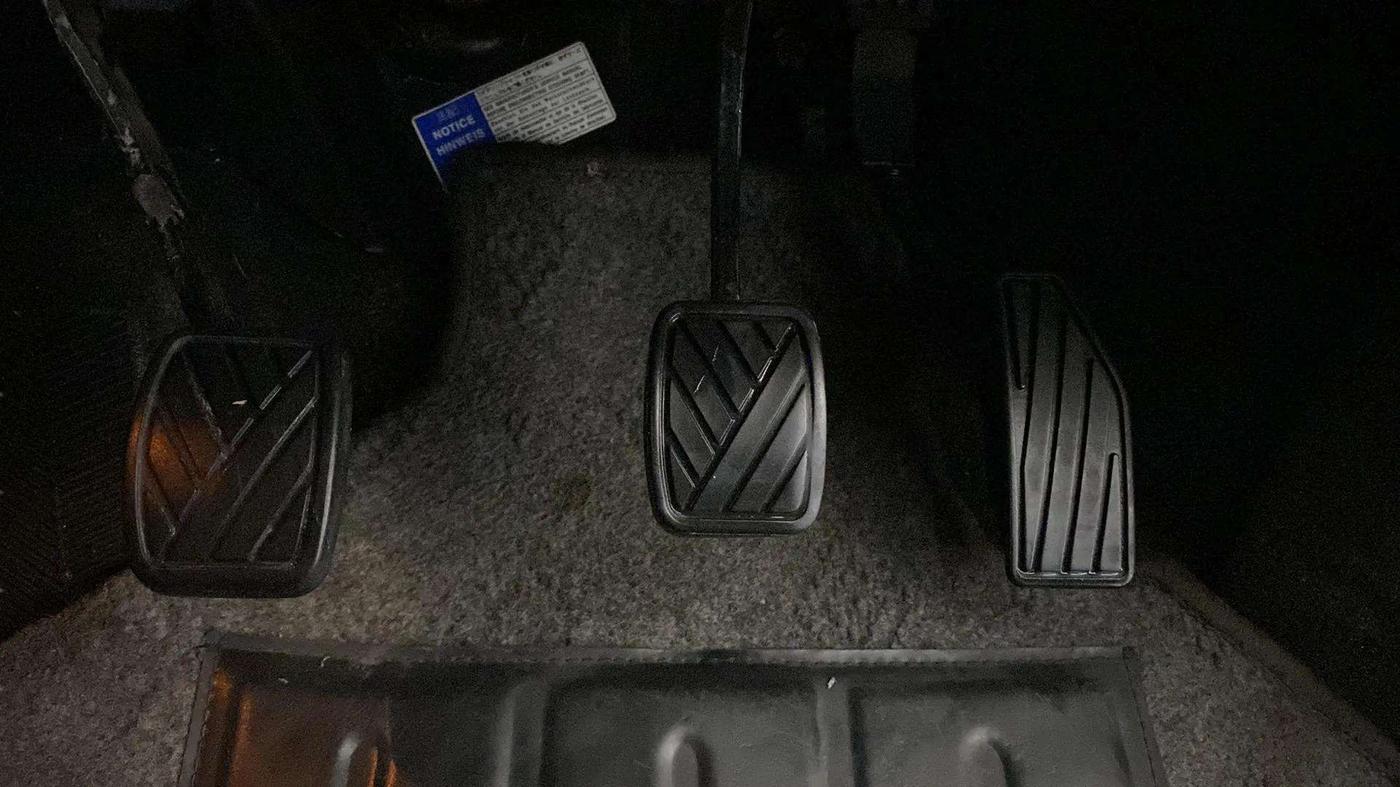 2016 Maruti Baleno ALPHA PETROL 1.2, Petrol, Manual, 42,496 km, Pedals