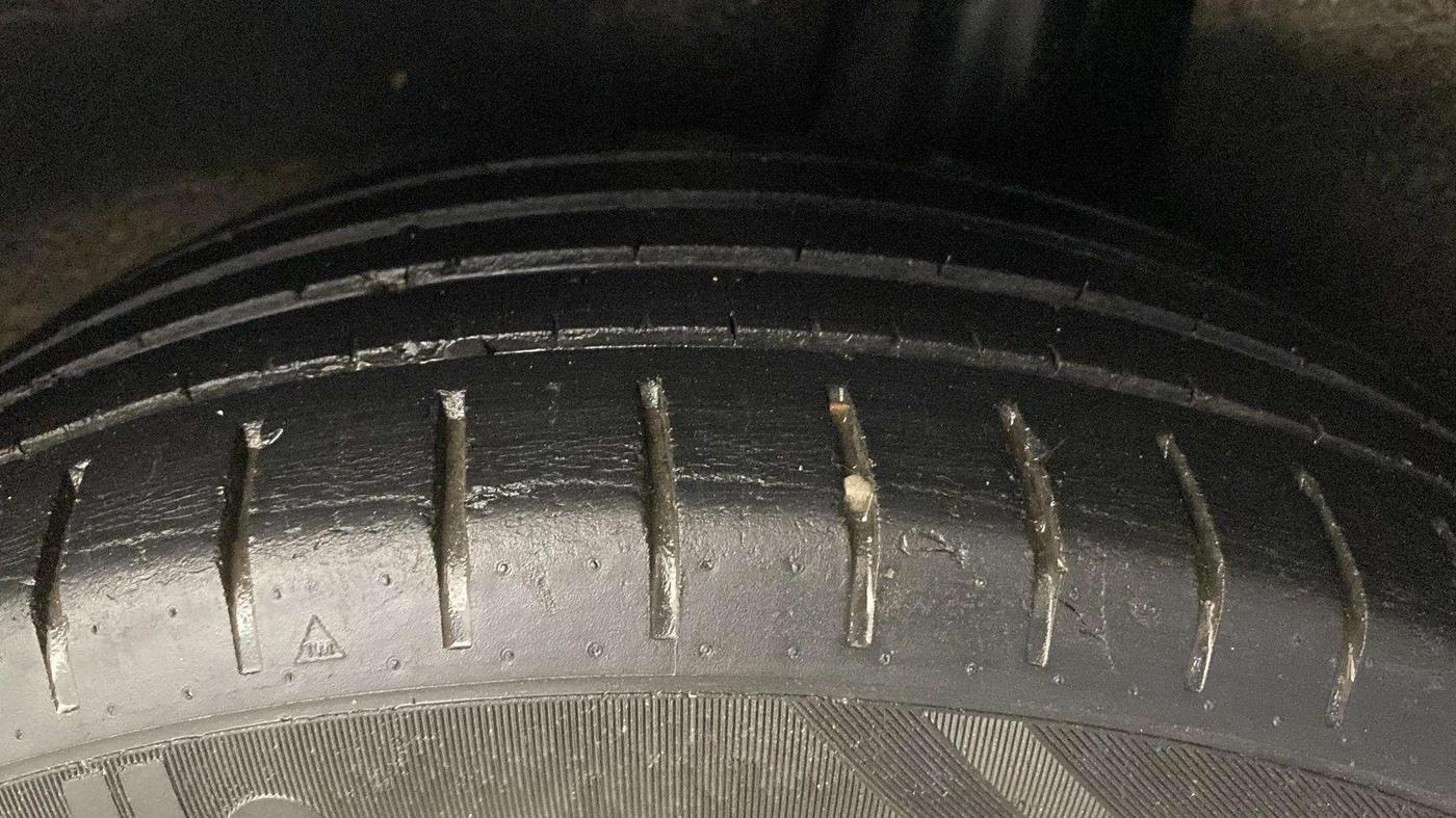 2016 Maruti Baleno ALPHA PETROL 1.2, Petrol, Manual, 42,496 km, Left Front Tyre Tread