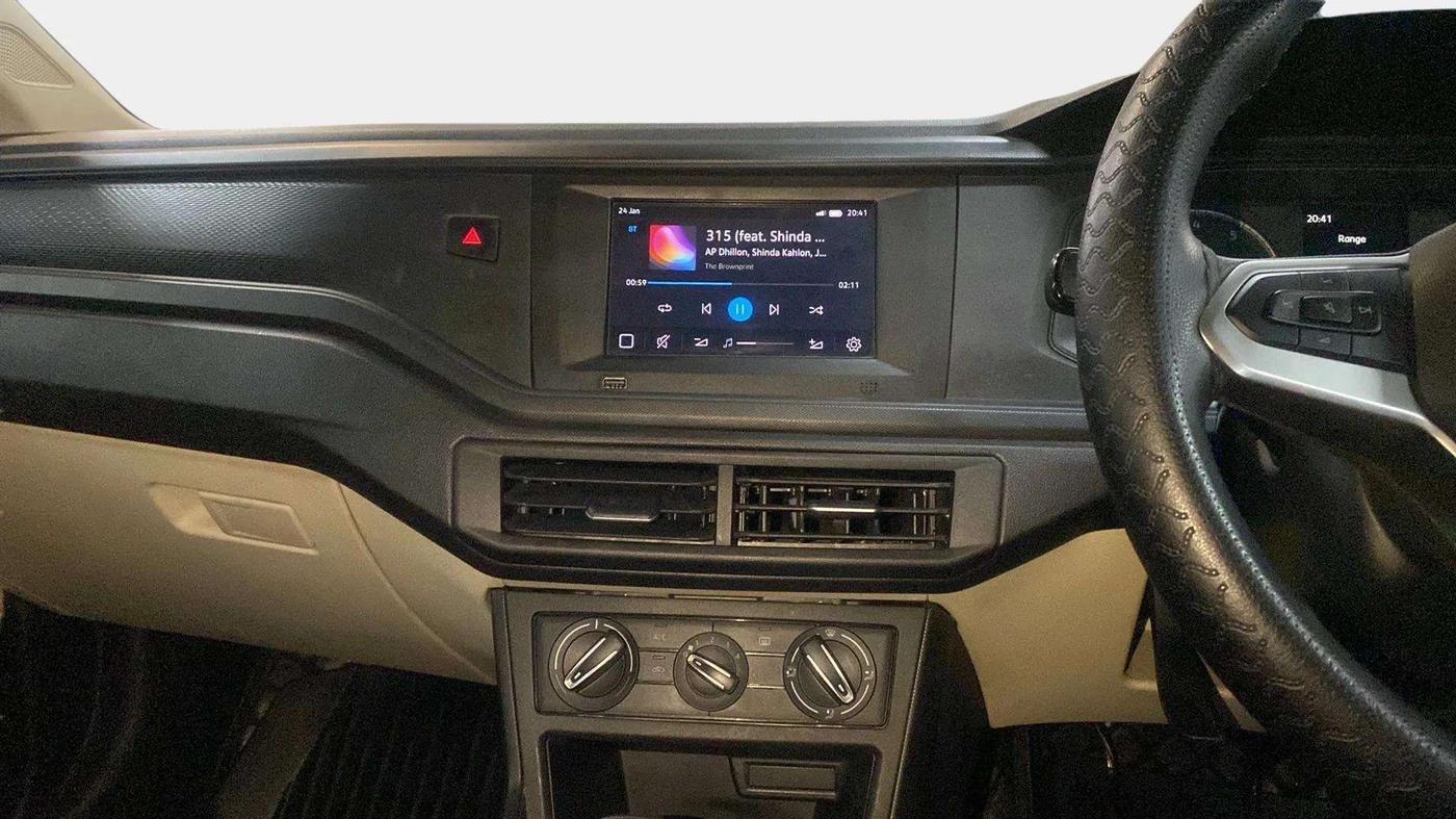 2022 Volkswagen VIRTUS COMFORTLINE TSI 1.0 MT, Petrol, Manual, 26,800 km, Air Conditioner