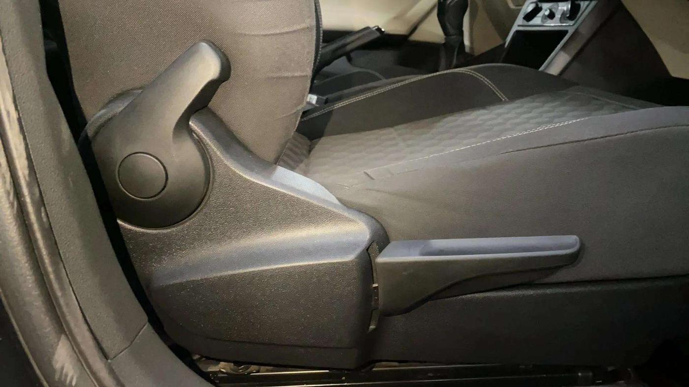 2022 Volkswagen VIRTUS COMFORTLINE TSI 1.0 MT, Petrol, Manual, 26,800 km, Driver Side Adjustment Panel
