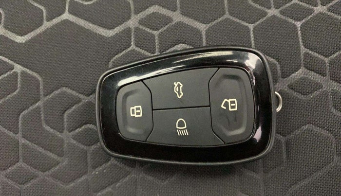 2022 Tata ALTROZ XZ PETROL, Petrol, Manual, 13,006 km, Key Close Up
