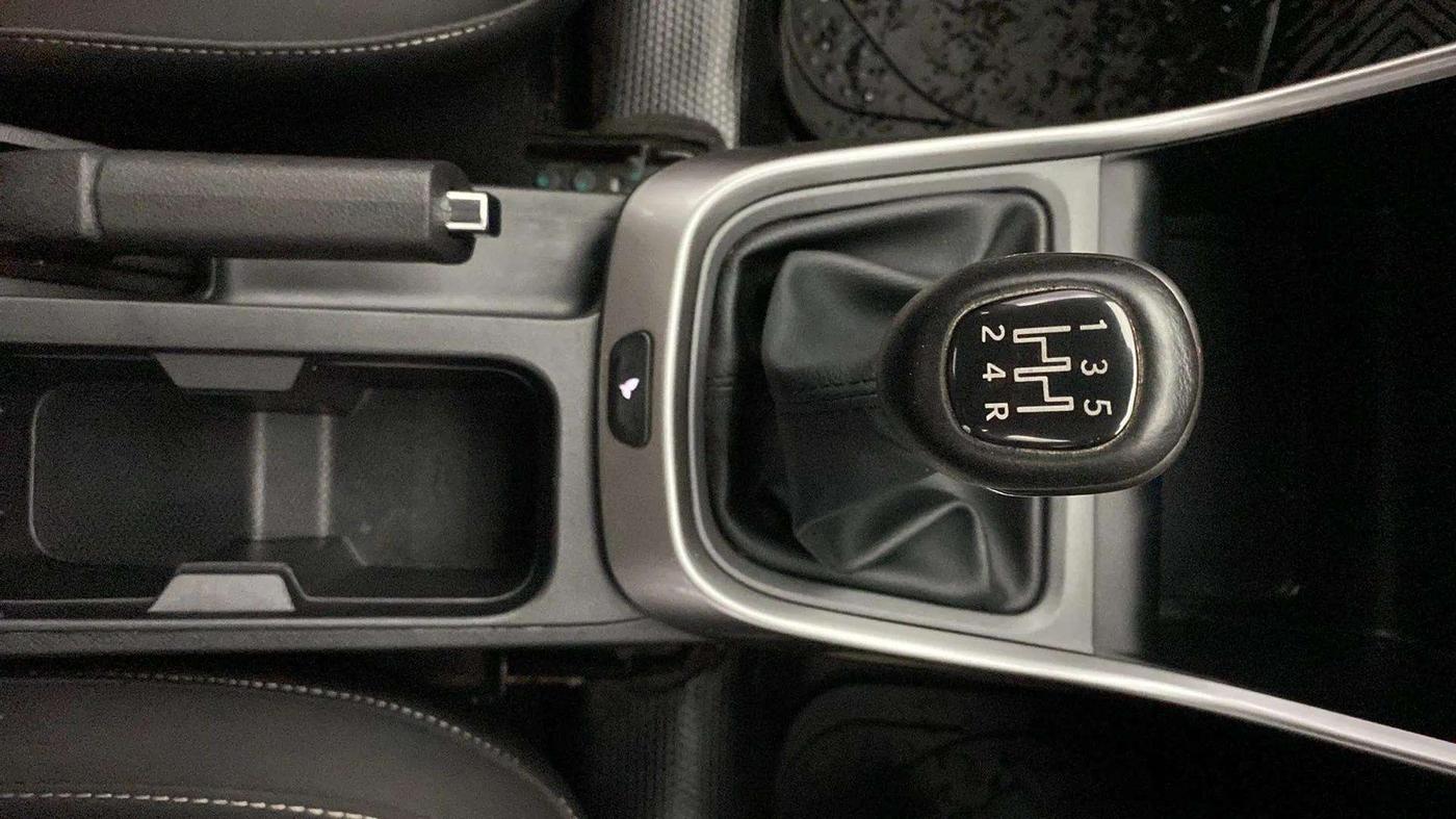 2022 Tata ALTROZ XZ PETROL, Petrol, Manual, 13,006 km, Gear Lever