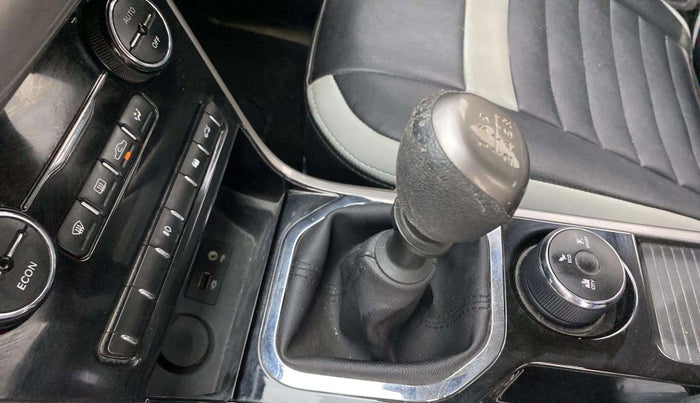 2019 Tata NEXON XZ PLUS PETROL, Petrol, Manual, 28,244 km, Gear lever - Knob has minor damage