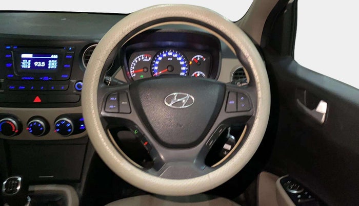 2015 Hyundai Xcent S (O) 1.2, Petrol, Manual, 44,867 km, Steering Wheel Close Up