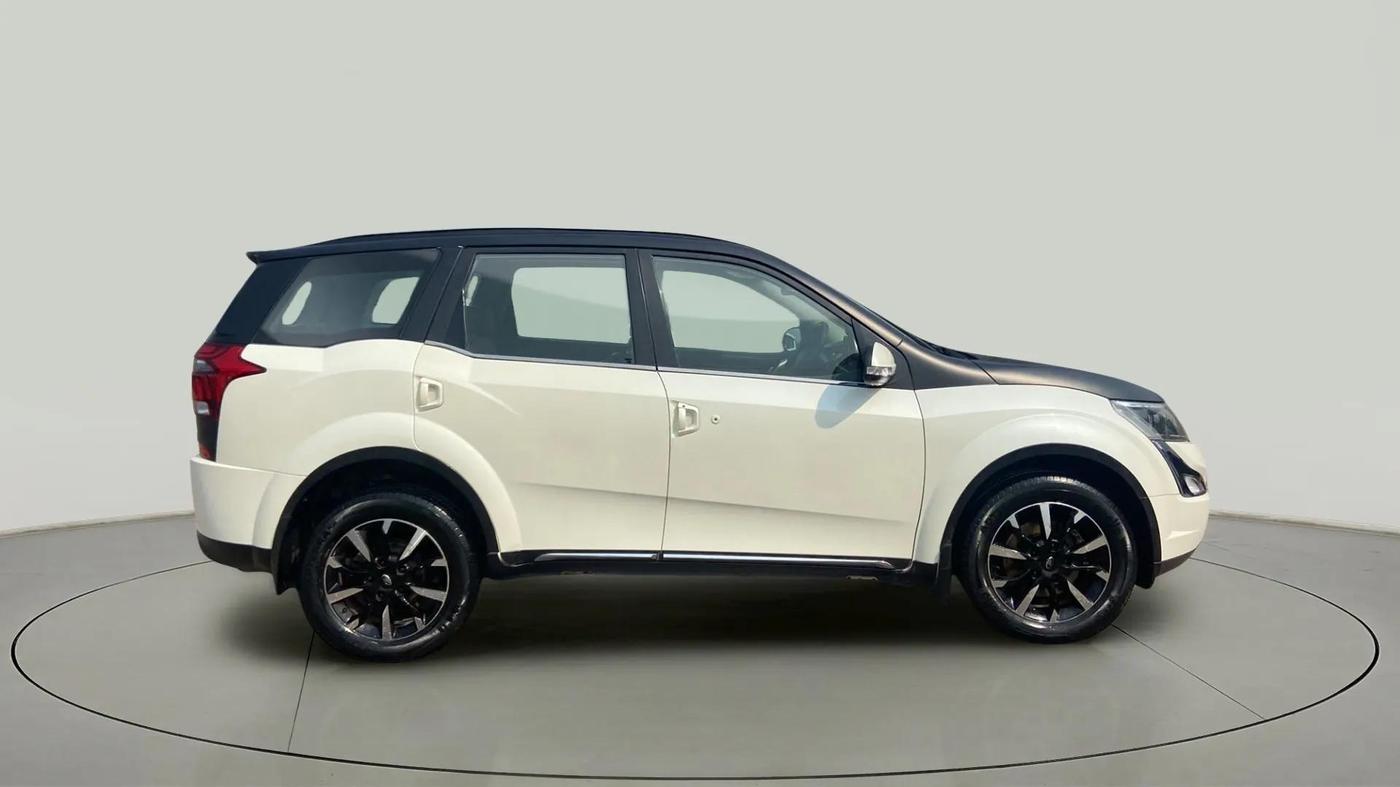 2019 Mahindra XUV500 W11(O), Diesel, Manual, 74,141 km, Right Side View