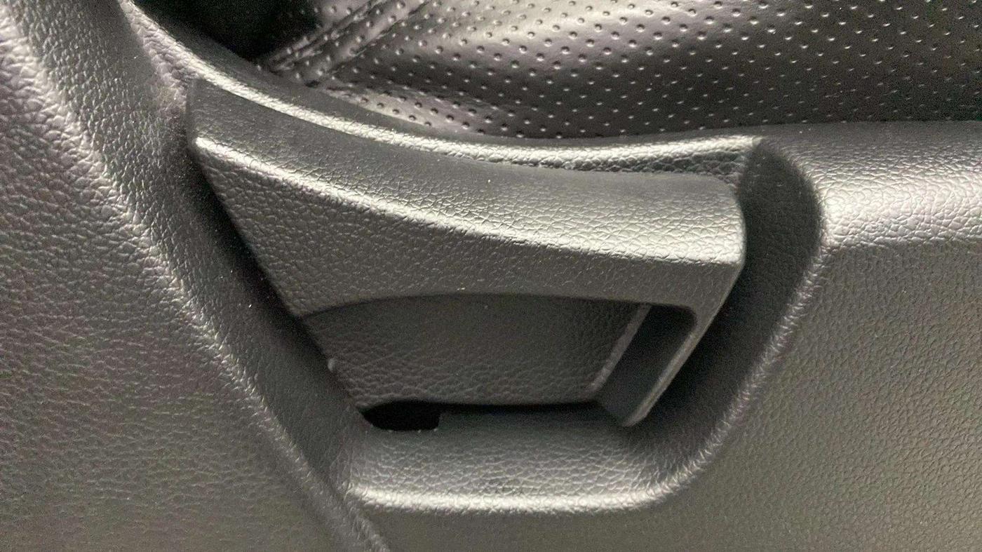2022 Mahindra XUV300 W4 1.5 DIESEL, Diesel, Manual, 28,220 km, Driver Side Adjustment Panel