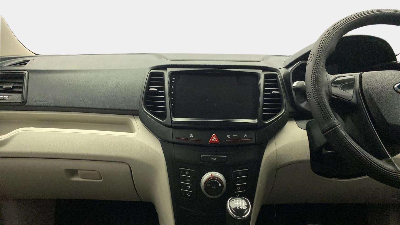 2022 Mahindra XUV300 W4 1.5 DIESEL, Diesel, Manual, 28,220 km, Air Conditioner
