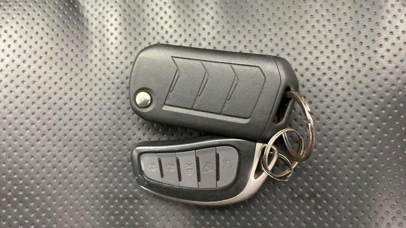 2022 Mahindra XUV300 W4 1.5 DIESEL, Diesel, Manual, 28,220 km, Key Close Up