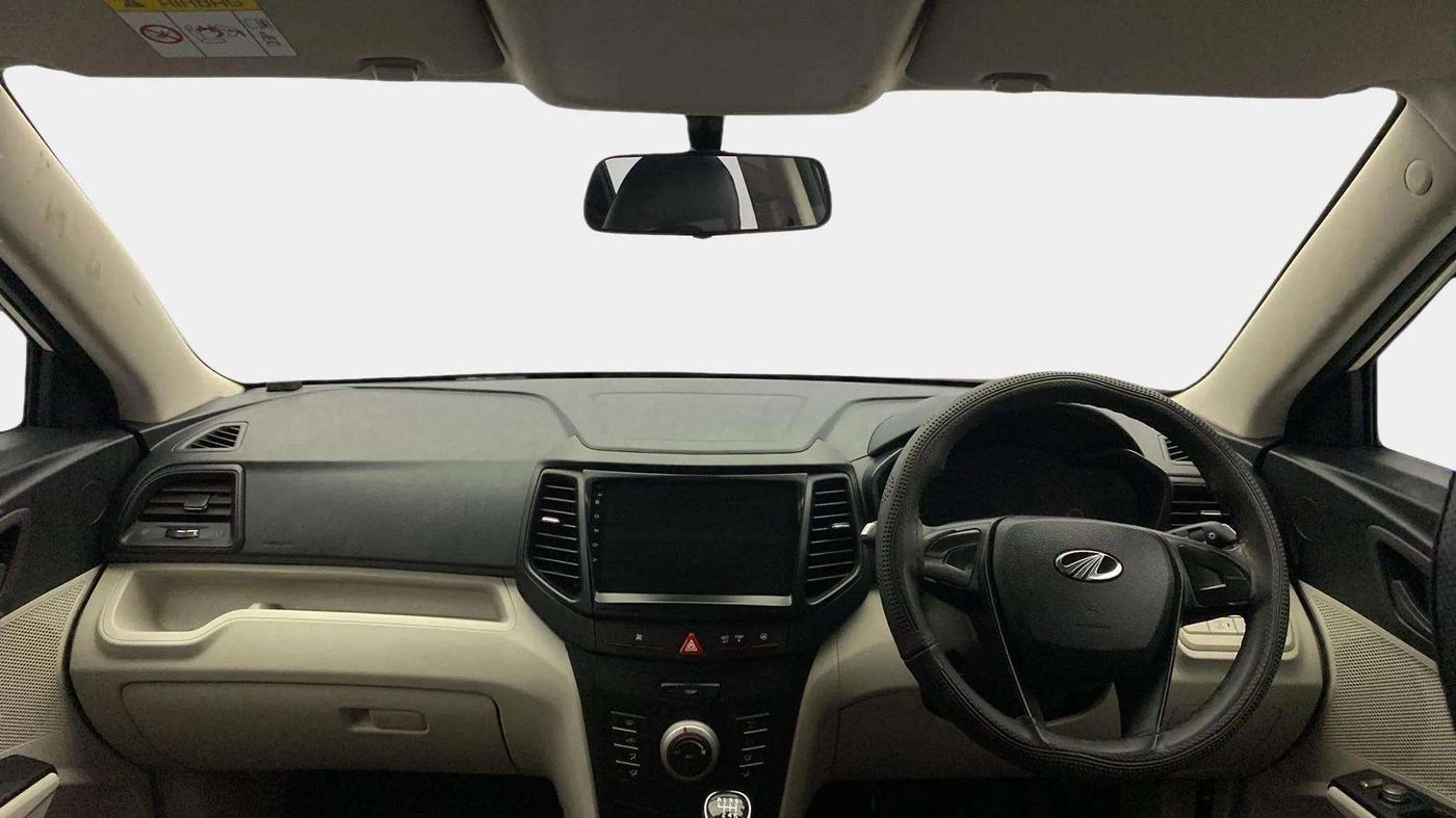 2022 Mahindra XUV300 W4 1.5 DIESEL, Diesel, Manual, 28,220 km, Dashboard
