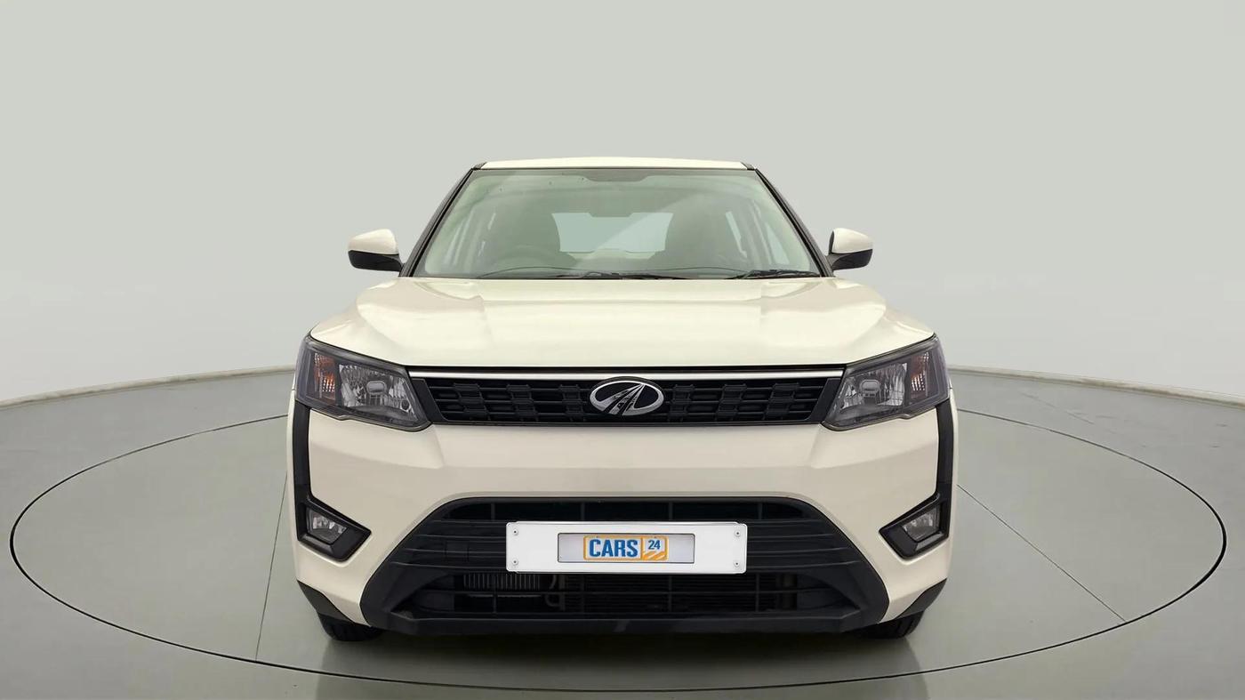 2022 Mahindra XUV300 W4 1.5 DIESEL, Diesel, Manual, 28,220 km, Front