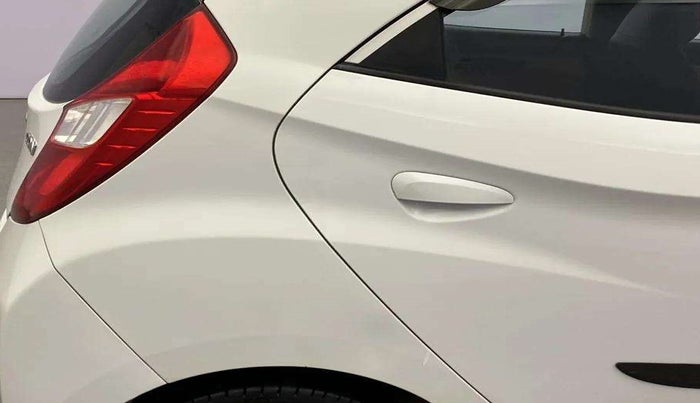 2014 Hyundai Eon 1.0 MAGNA +, Petrol, Manual, 77,659 km, Right quarter panel - Minor scratches