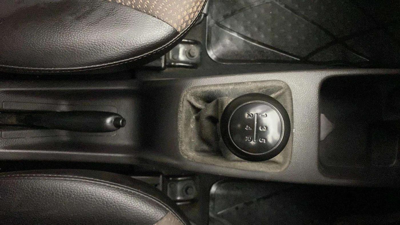 2014 Hyundai Eon 1.0 MAGNA +, Petrol, Manual, 77,659 km, Gear Lever