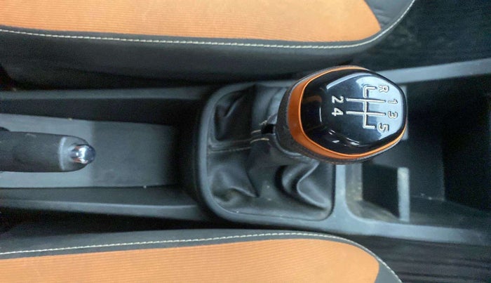 2021 Renault Kwid CLIMBER 1.0 (O), Petrol, Manual, 35,347 km, Gear Lever
