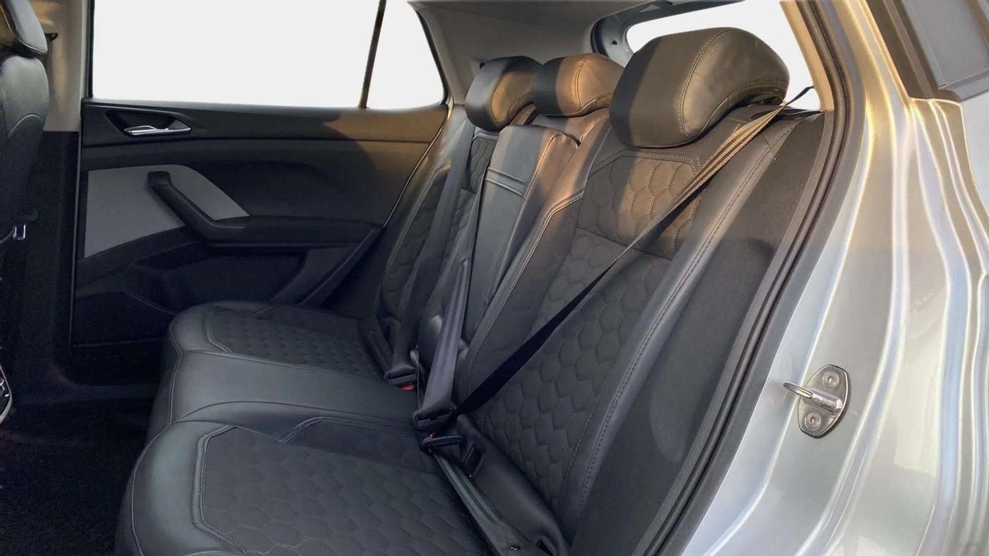 2022 Skoda KUSHAQ AMBITION 1.0L TSI MT, Petrol, Manual, 25,095 km, Right Side Rear Door Cabin