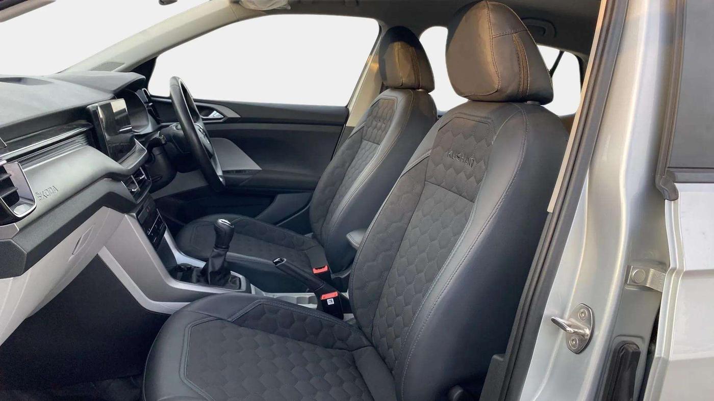 2022 Skoda KUSHAQ AMBITION 1.0L TSI MT, Petrol, Manual, 25,095 km, Right Side Front Door Cabin
