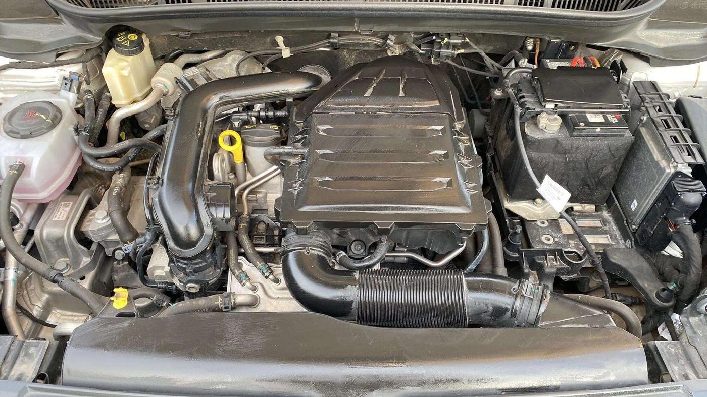 2022 Skoda KUSHAQ AMBITION 1.0L TSI MT, Petrol, Manual, 25,095 km, Engine View