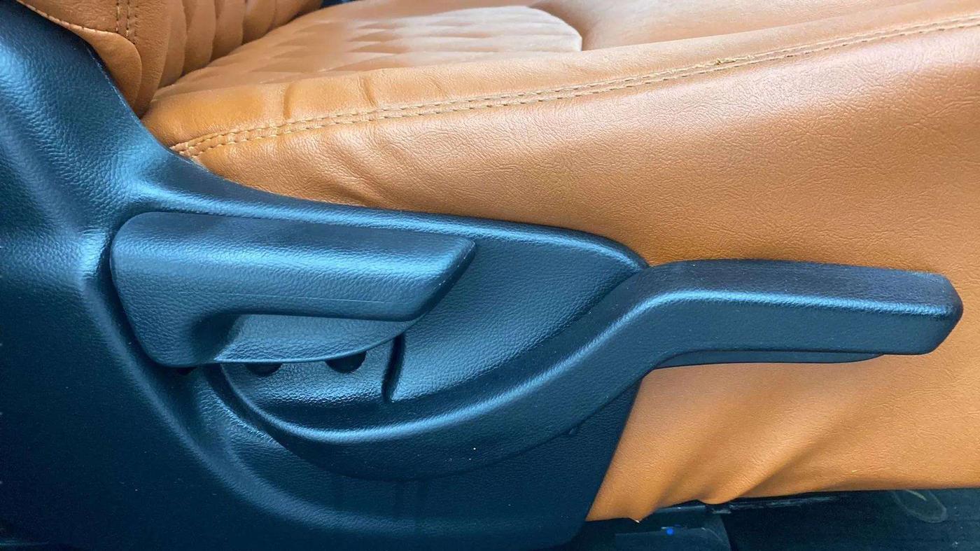2018 Honda BR-V 1.5L I-VTEC S, Petrol, Manual, 57,427 km, Driver Side Adjustment Panel