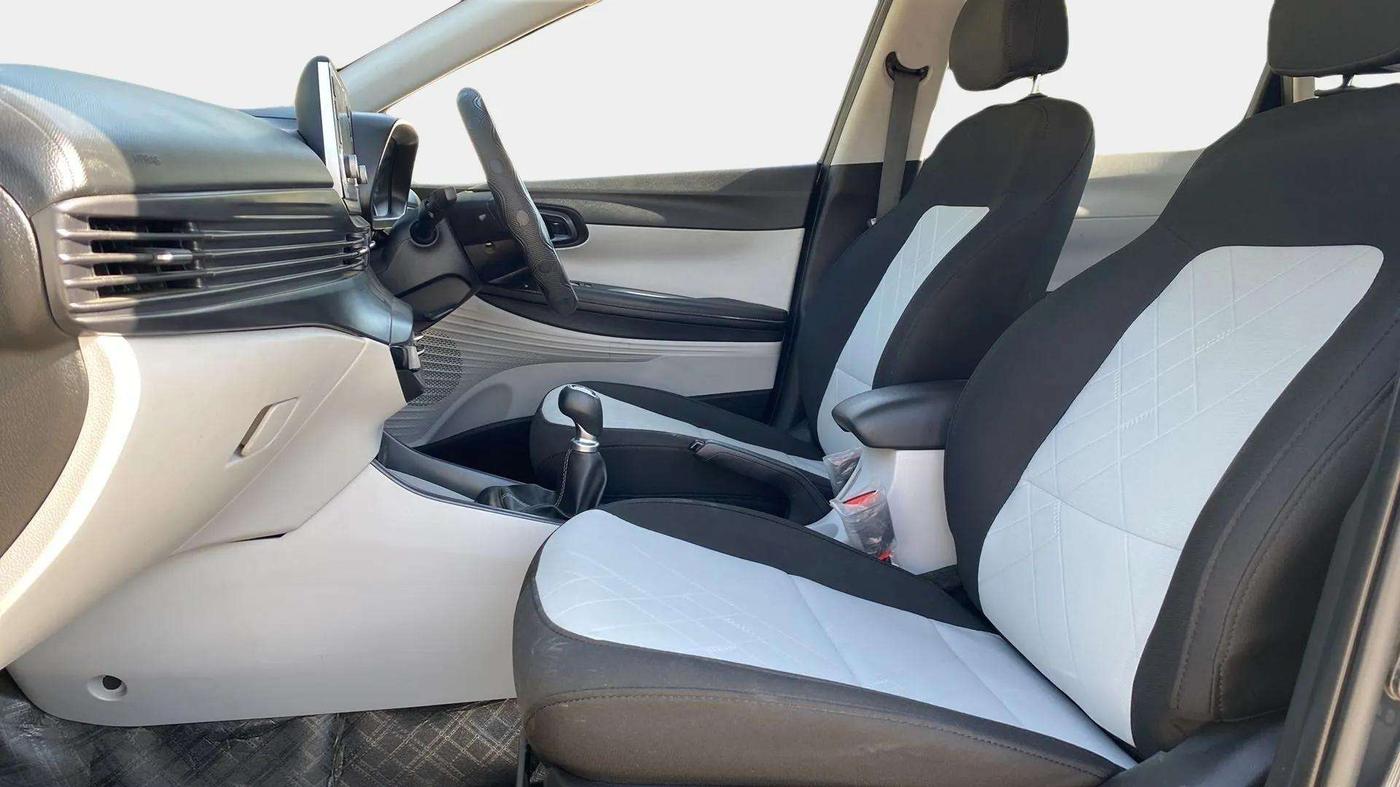 2023 Hyundai NEW I20 ASTA 1.2 MT, Petrol, Manual, 9,693 km, Right Side Front Door Cabin