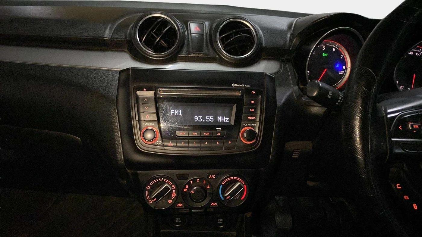 2019 Maruti Swift VXI, Petrol, Manual, 70,868 km, Air Conditioner
