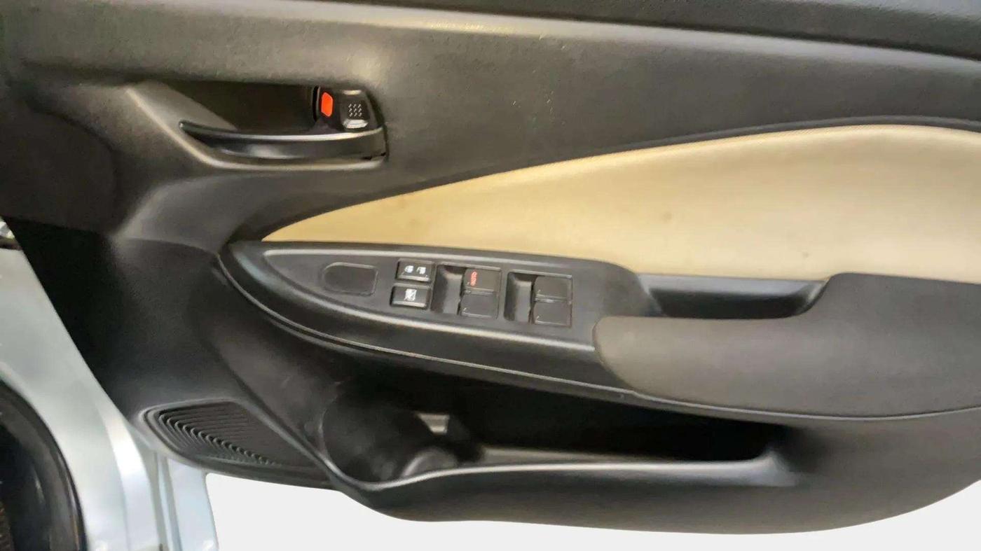2022 Toyota Glanza E, Petrol, Manual, 43,813 km, Driver Side Door Panels Control